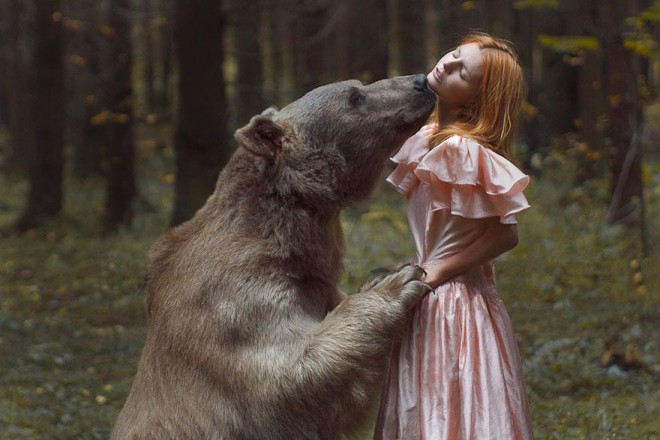 Models posed with real animals by Katerina Plotnikova