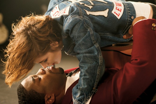 9 Kisses Kristen Stewart Chadwick Boseman