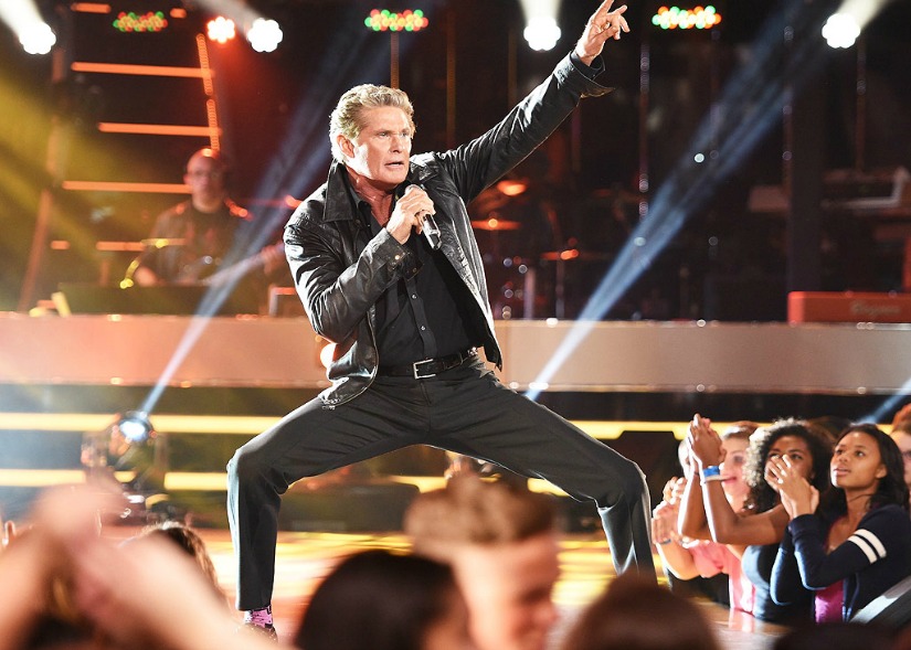 David Hasselhoff performs an 80's Medley on American Idol XIV'
